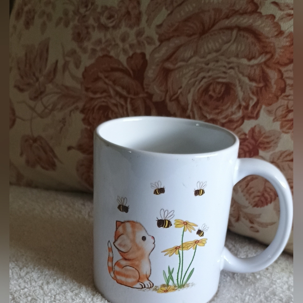 Cute Kitten and Bee Mug
